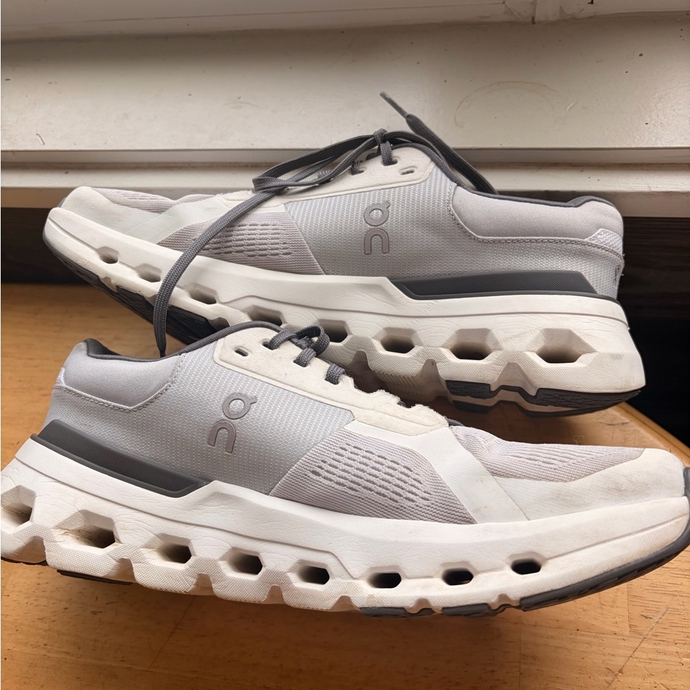 On Cloud Cloudrunner 2 Women's Athletic Shoes Siz… - image 2